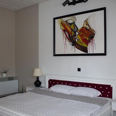 Yox Apartment 1 Oradea Luaran gambar