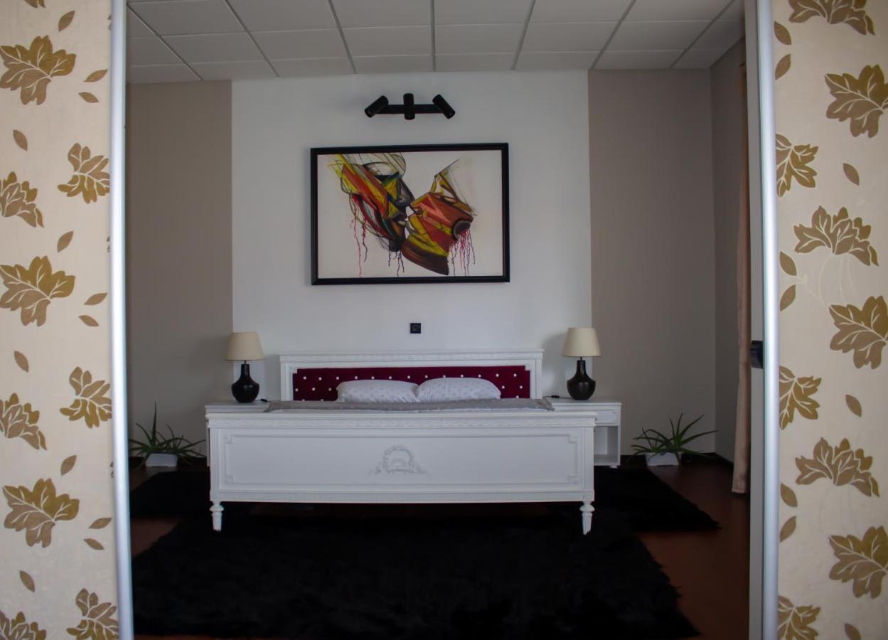 Yox Apartment 1 Oradea Luaran gambar