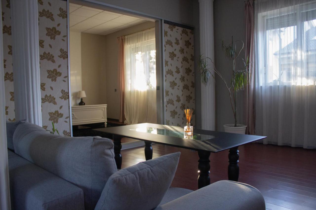 Yox Apartment 1 Oradea Luaran gambar